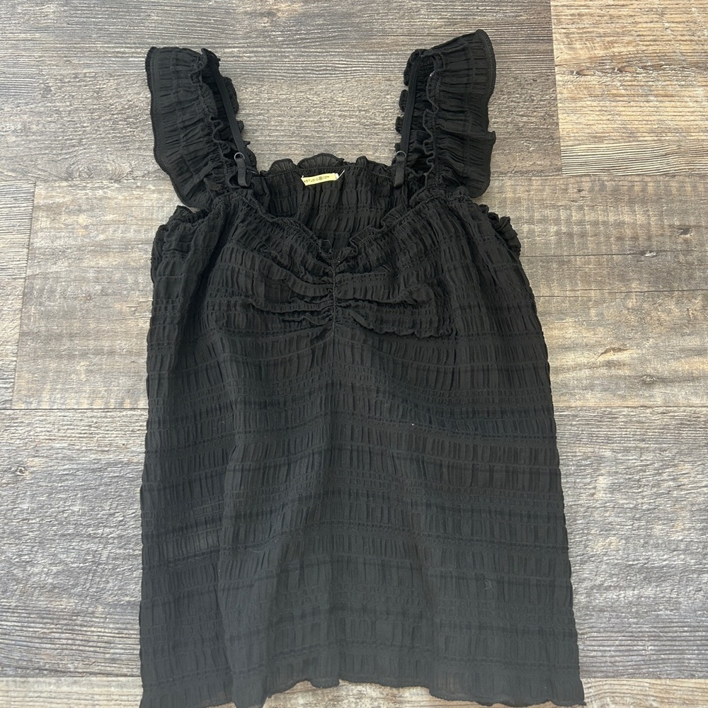 Max studio Ruffled Sleeveless Top
